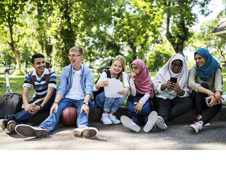 زندگی موفق و سالم در مهاجرت را چگونه به نوجوانمان بیاموزیم؟